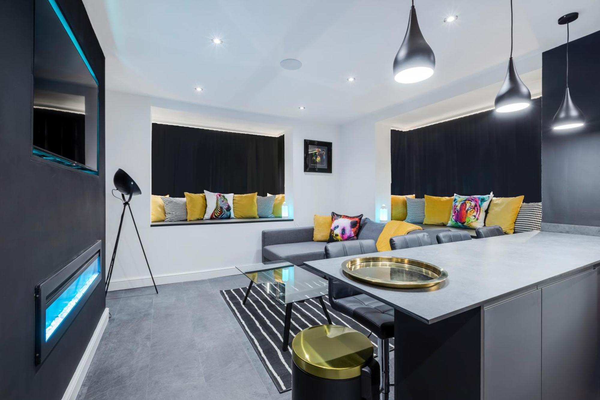 Two Bed Modern Apartment 5Min Walk To Town Centre With Free Parking ! Under New Management Blackpool Exterior photo