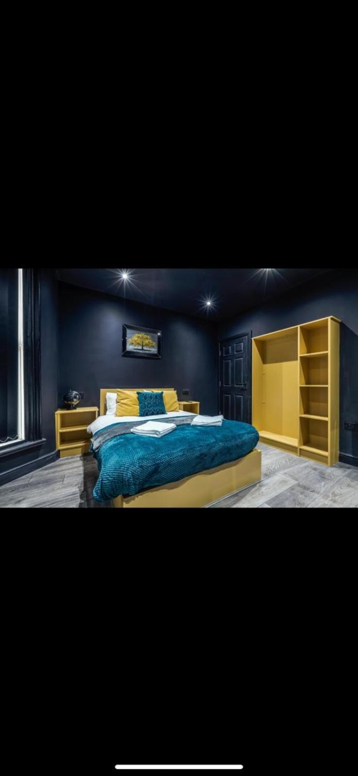 Two Bed Modern Apartment 5Min Walk To Town Centre With Free Parking ! Under New Management Blackpool Exterior photo