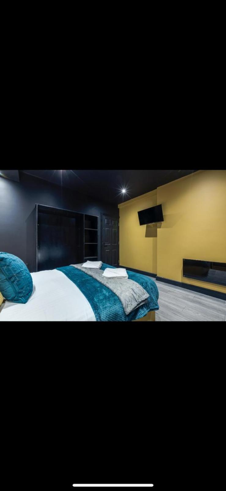 Two Bed Modern Apartment 5Min Walk To Town Centre With Free Parking ! Under New Management Blackpool Exterior photo